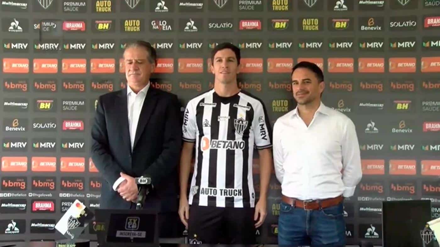 Nacho Fernández é apresentado oficialmente no Atlético-MG