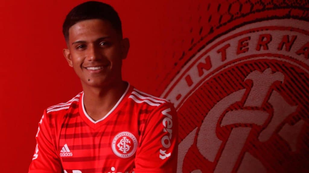 Inter anuncia a chegada de novo atacante por empréstimo junto ao Barcelona