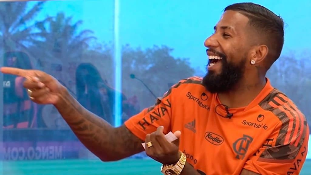 Brilhando no Flamengo; Rodinei é o lateral com mais assistências na temporada