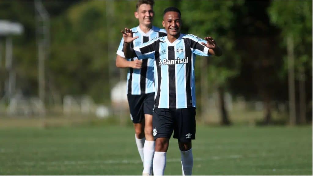 Fenômeno da base gremista, Kauan Kelvin recebe sondagem do mercado europeu