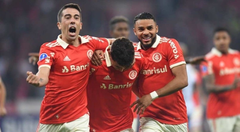 Internacional x Coritiba: onde assistir ao vivo, horário e escalações