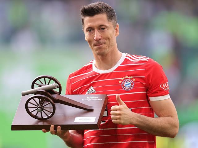 Barcelona n&atilde;o desiste de Lewandowski, mas Bayern dificulta