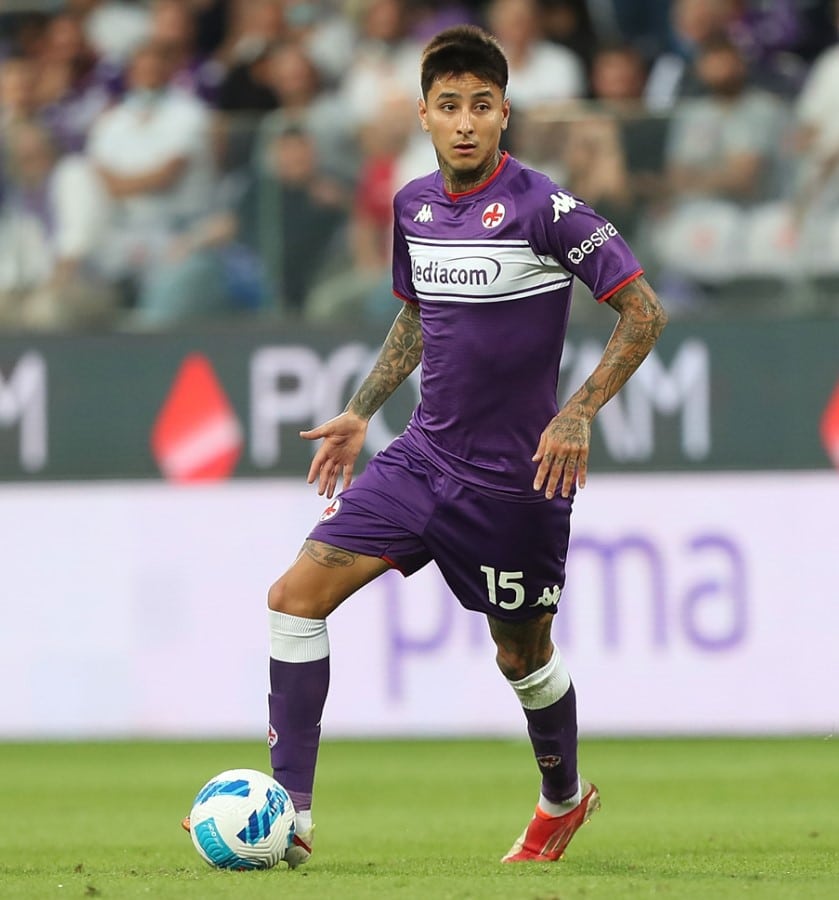 Para substituir Paulinho, Corinthians monitora volante no exterior