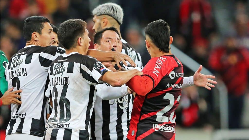 Athletico Paranaense x Libertad: onde assistir ao vivo, horário e escalações
