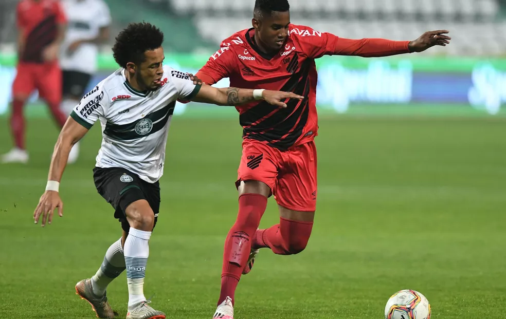 Coritiba x Athletico Paranaense: onde assistir ao vivo, horário e escalações