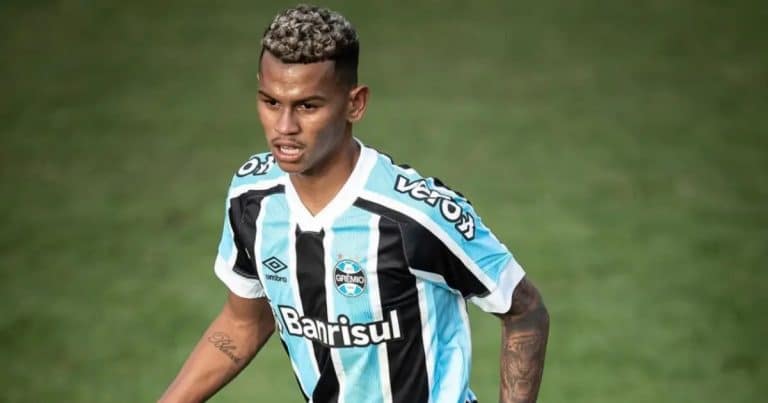 Cruzeiro tenta acordo com Gr&ecirc;mio por Fernando Henrique