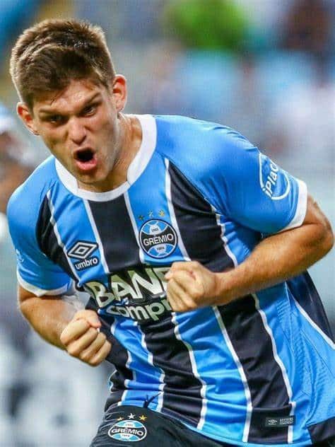 Kannemann teve acidente dom&eacute;stico