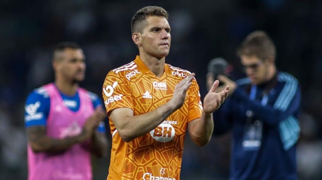 Cruzeiro acerta permanência de Rafael Cabral