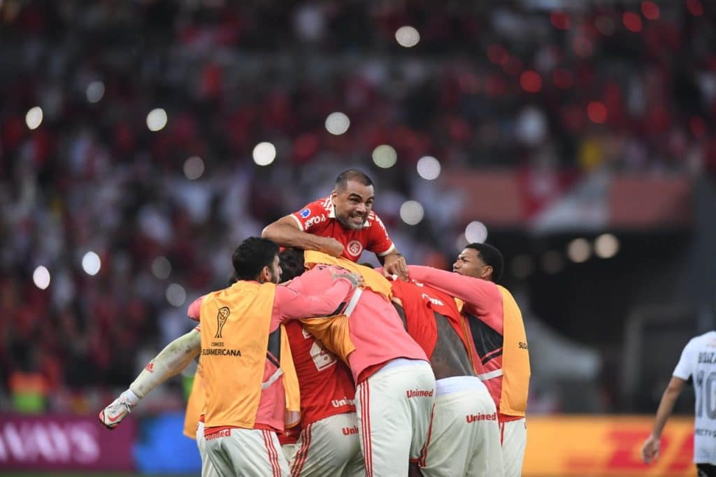 Fortaleza x Internacional: onde assistir ao vivo, horário e escalações