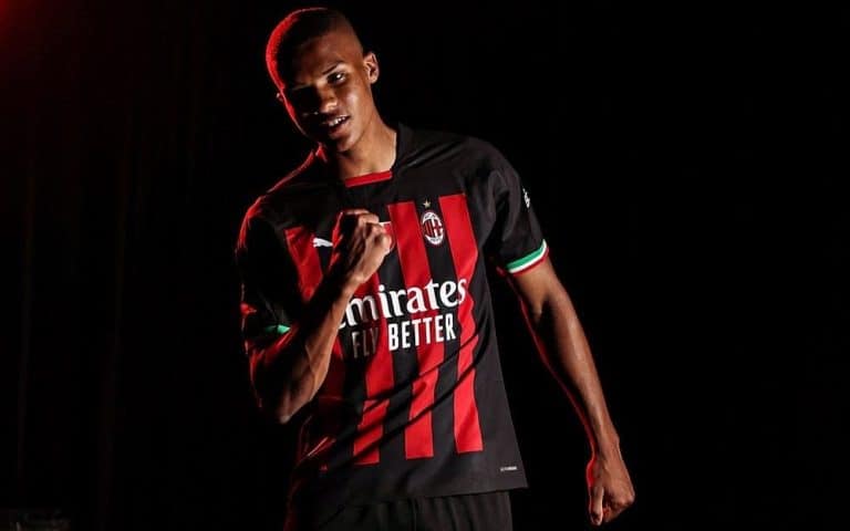Milan contrata zagueiro promessa do futebol alemão