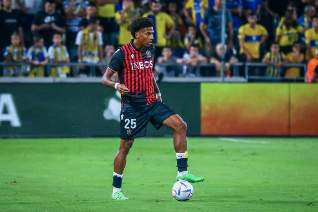 Nice x Angers: jogador é expulso com nove segundos de partida