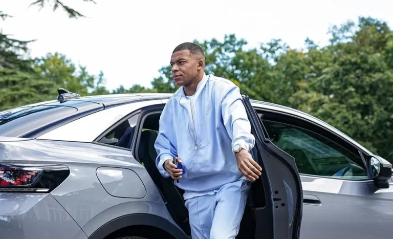 Mbappé não participou de fotos junto à Seleção Francesa