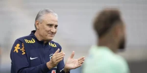 Tite em treino da Seleção Brasileira.