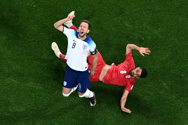 Kane sai mancando e preocupa para o restante da Copa Kane sai mancando e preocupa para o restante da Copa