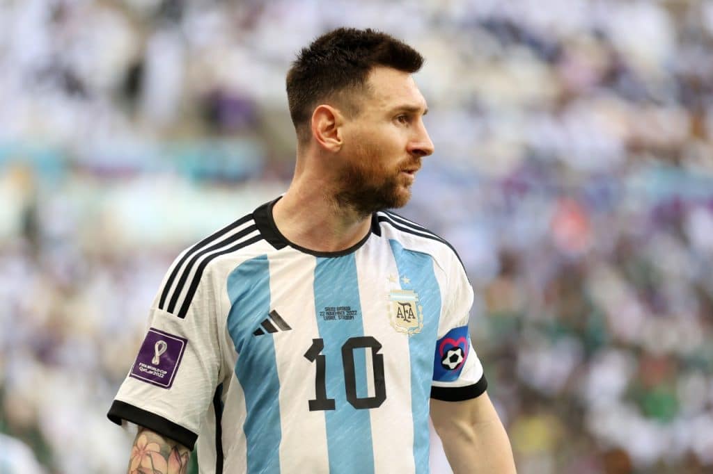 Lionel Messi lamenta derrota em estreia na Copa do Mundo 2022