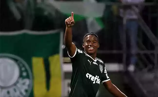 Endrick admite sonho de jogar na Europa e desconversa quando questionado sobre o time