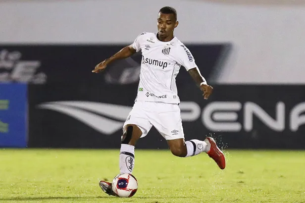 A pedido de Ceni, São Paulo quer envolver Patrick por dois jogadores do Santos A pedido de Ceni, São Paulo quer envolver Patrick por dois jogadores do Santos