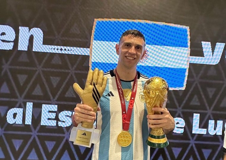 Entenda a estratégia de Emiliano Martinez nos pênaltis contra a França que o tornou campeão mundial