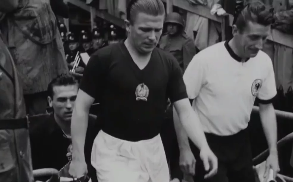 Puskas na final de 1954 - Hungria x Alemanha Puskas na final de 1954 - Hungria x Alemanha