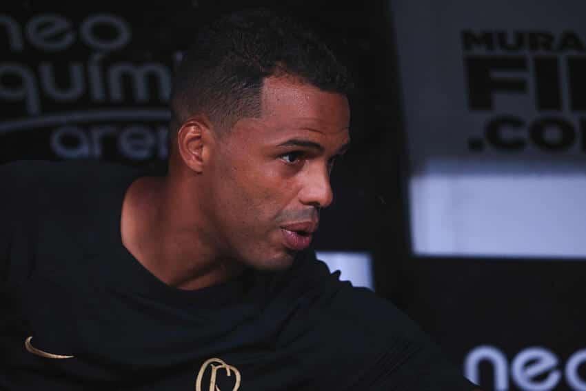 CORNETA AFINADA! Ídolo do Corinthians dispara contra futuro da equipe