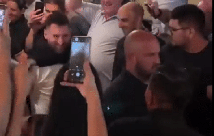 De vaiado a ovacionado, Messi vive looping de sensações como jogador