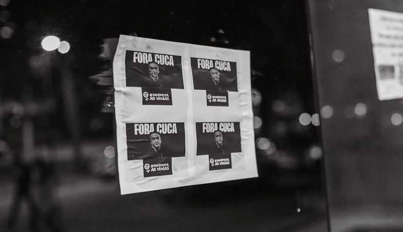 Às vésperas de decisão, torcida aumenta protestos contra Cuca