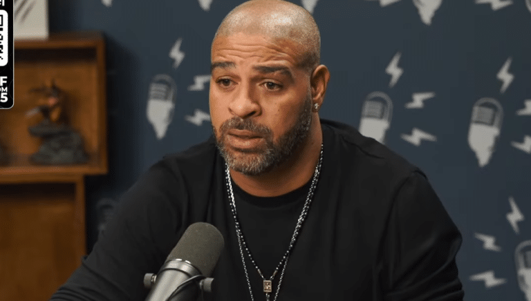 “Assinou com novo clube”; Adriano Imperador pega de voltas as chuteiras e vai voltar a jogar