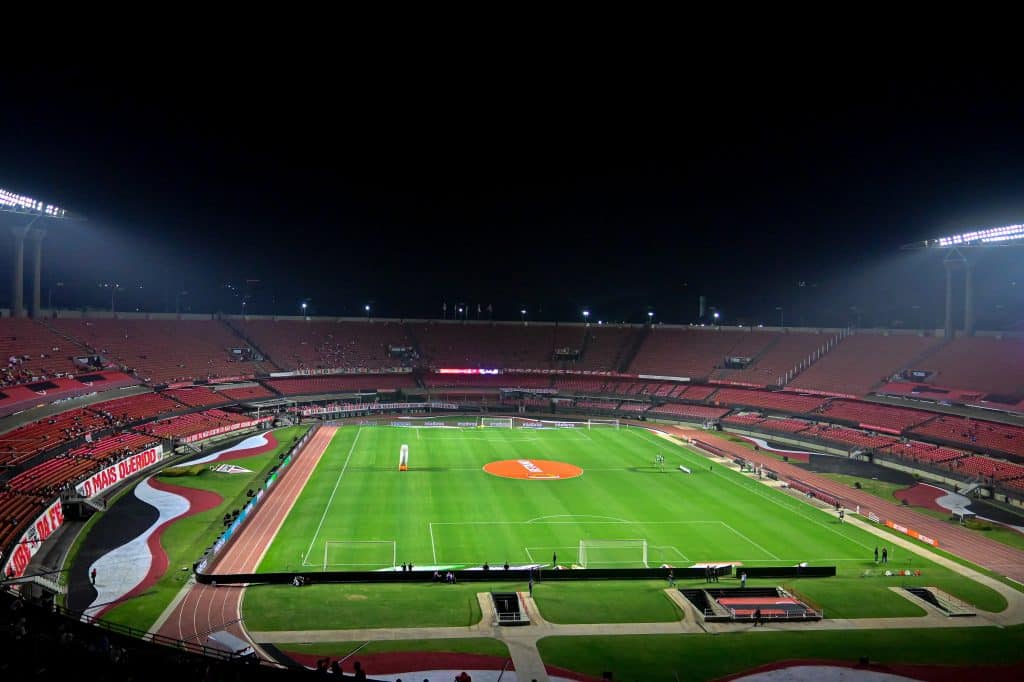 Quantas pessoas cabem no Morumbi?
