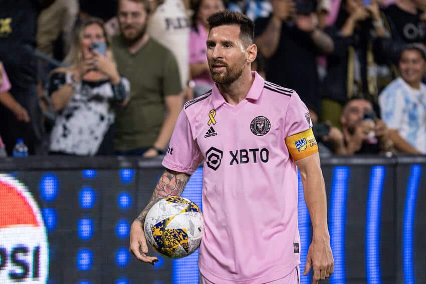 O time do Messi joga hoje