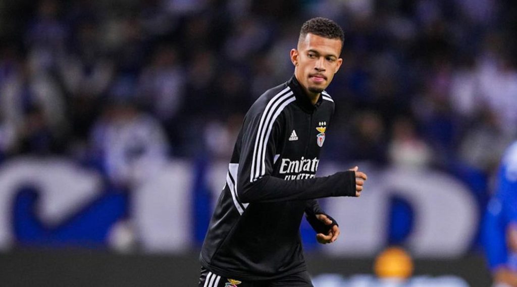 Titular fácil: João Victor APRONTA feio no Benfica e situação DRAMÁTICA chega de imediato à torcida do Corinthians