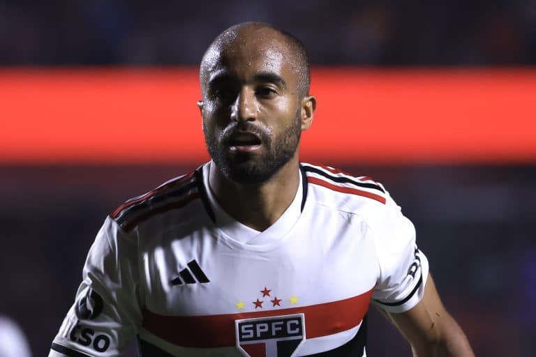 Sal&aacute;rio MAIOR que o teto e contrato longo: S&atilde;o Paulo prepara PROPOSTA IRRECUS&Aacute;VEL para Lucas Moura