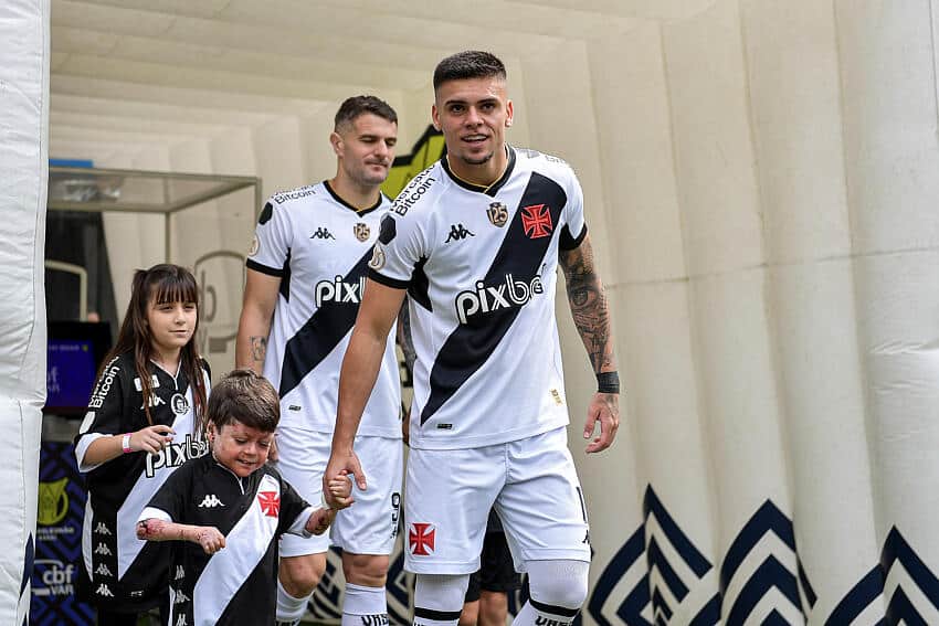 JOGA MUITA BOLA! Gabriel Pec do Vasco da Gama se destaca mesmo com time na ZONA DE REBAIXAMENTO