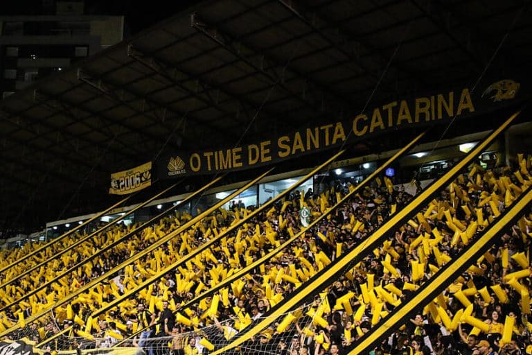 ELE FAZ ISTO MESMO! Jogador do Crici&uacute;ma REVELA bastidor IMPRESSIONANTE de &Eacute;der