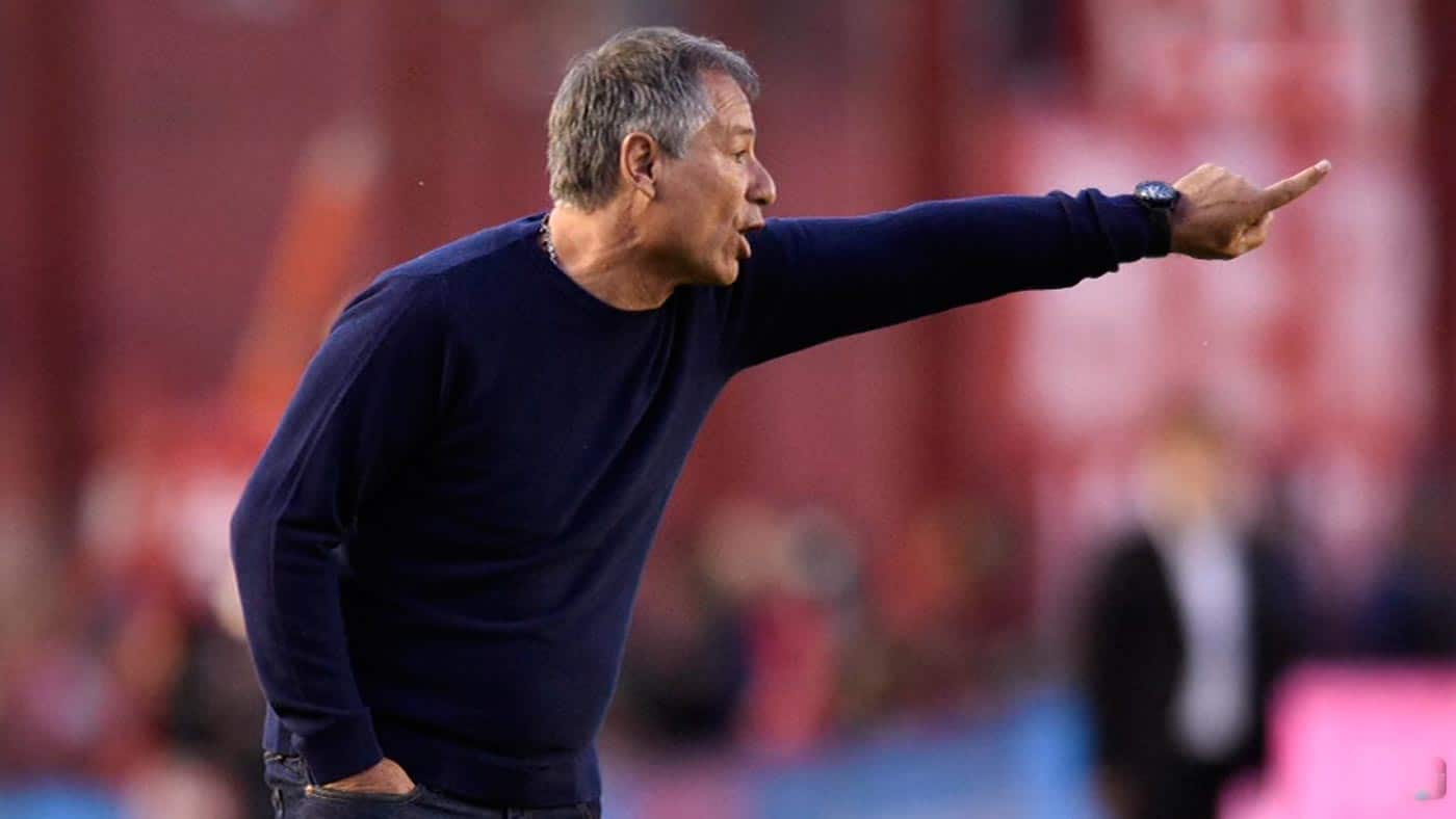 Ariel Holan já terá sua primeira "decisão" a frente do Santos na Libertadores 2021