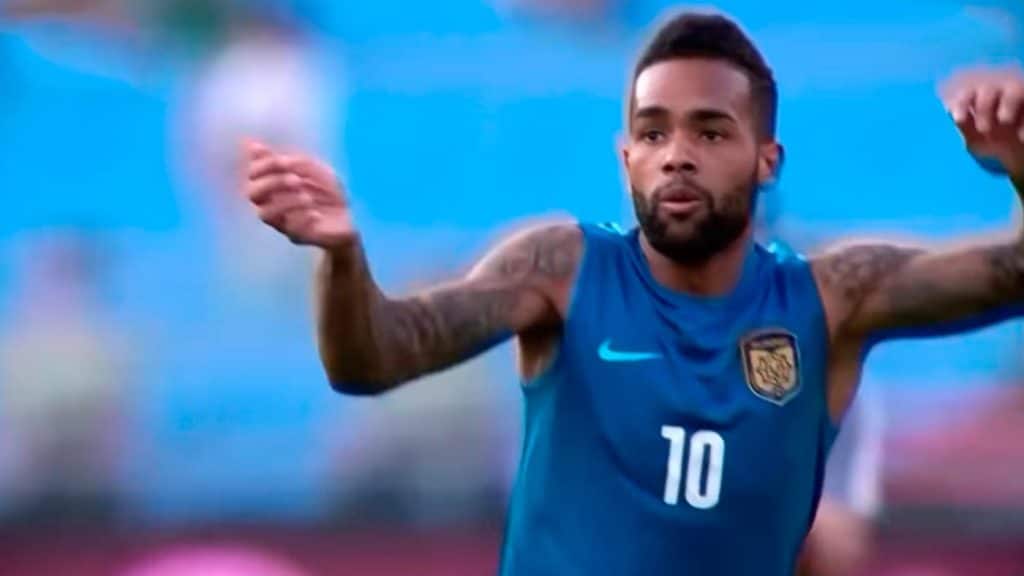 Alex Teixeira é novamente oferecido, mas Grêmio esbarra em salário “europeu”