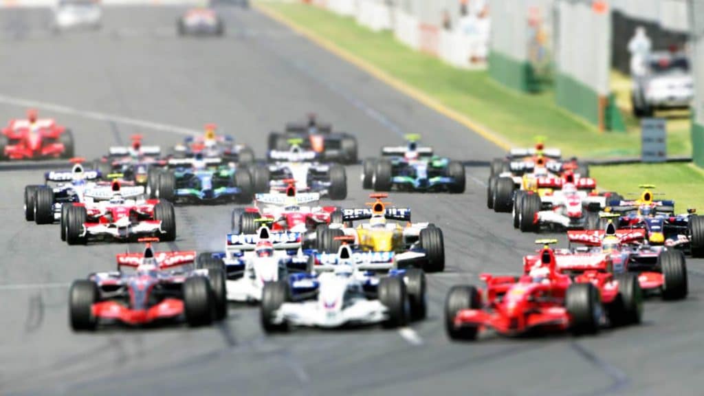 Bicampeão de F1 critica como os acentos dos carros são ocupados hoje em dia