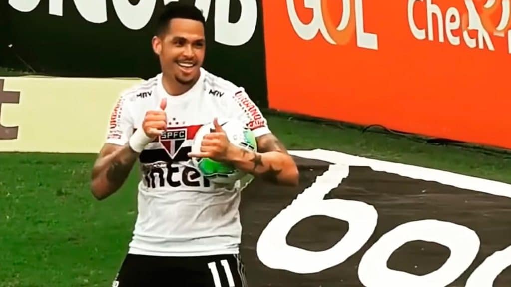 Luciano entra para história do São Paulo ao igualar marca de ídolo do clube