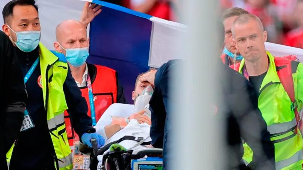 Após sofrer mal súbito, Christian Eriksen coloca aparelho no coração