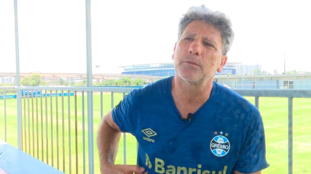 Em busca de novo treinador, Flamengo tem encontro com Renato Portaluppi