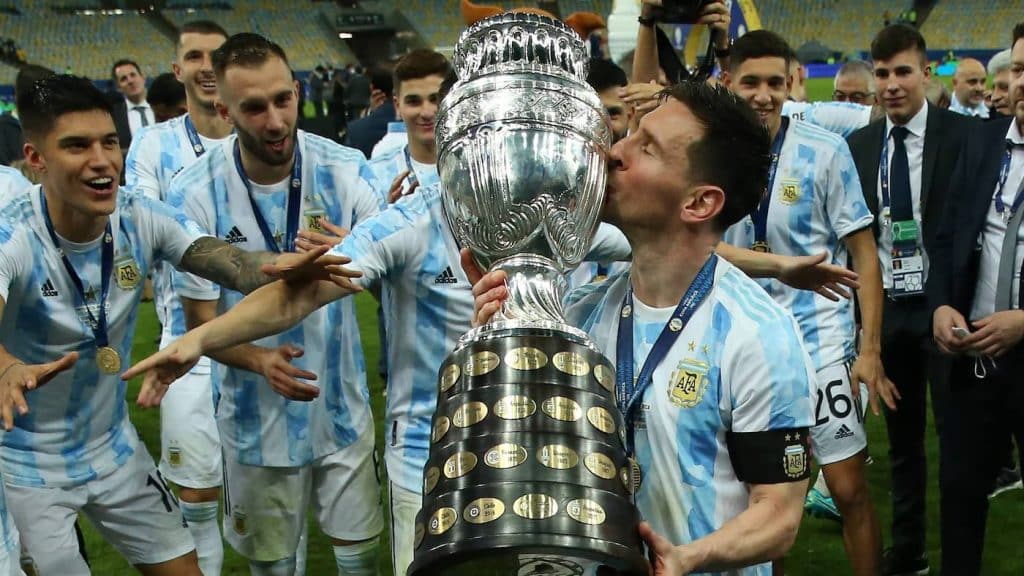 Conmebol e UEFA anunciam Supercopa entre Argentina e Itália em 2022