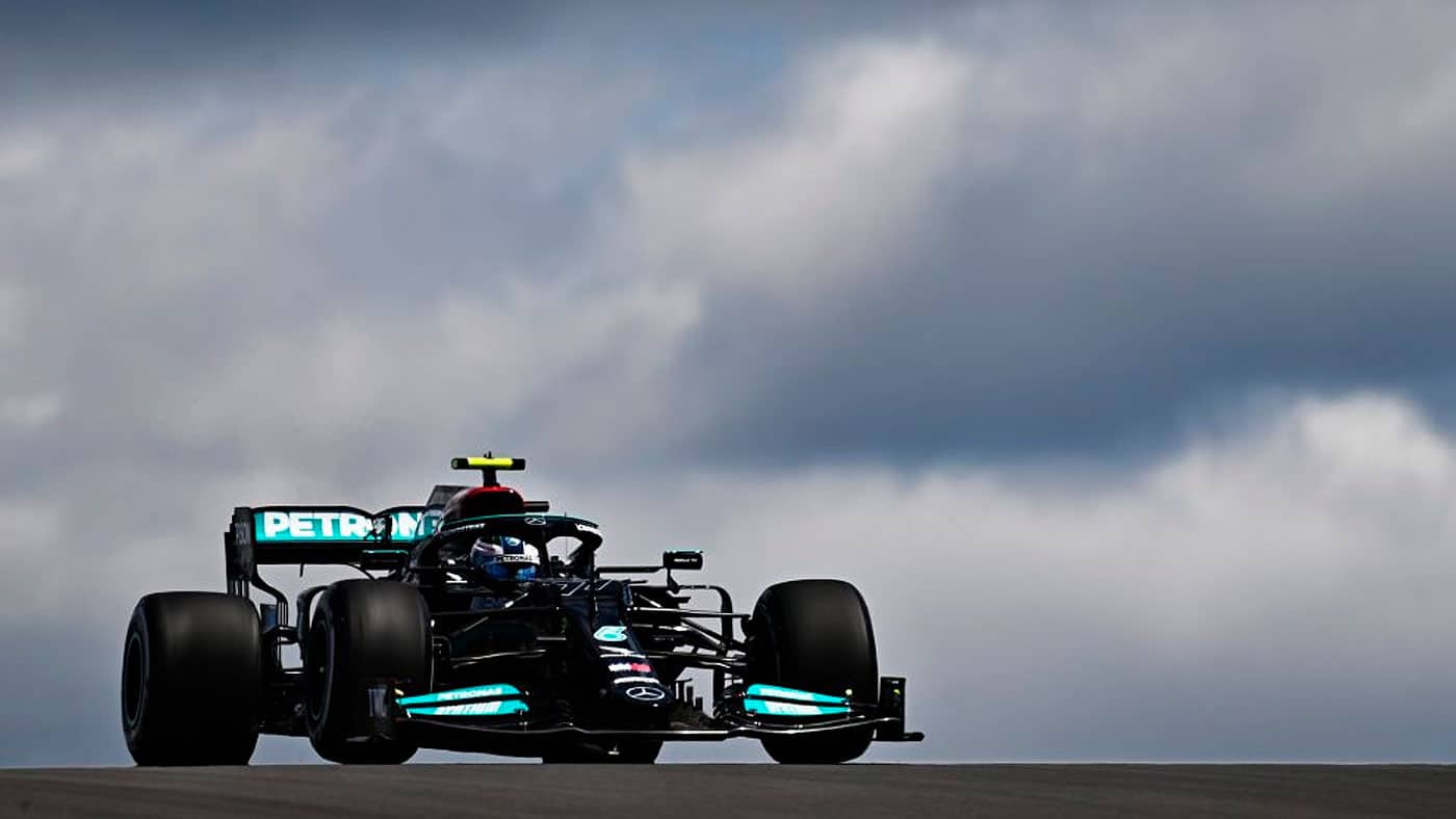 F1: Mercedes admite mexer novamente no motor de Lewis Hamilton