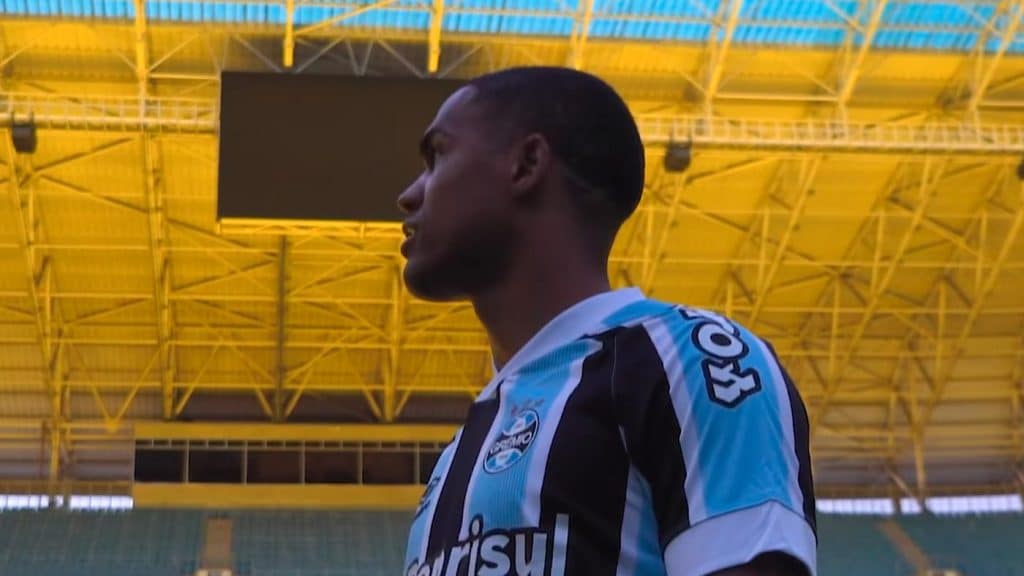 Cortez, Diego Souza, Douglas Costa: As prioridades do Grêmio para 2022