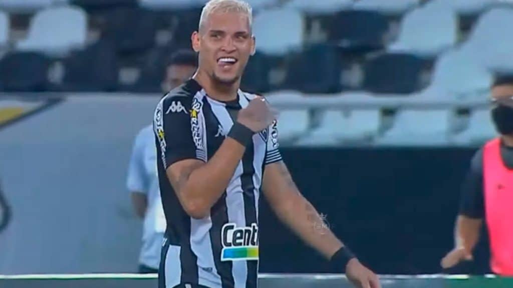Palmeiras avança pela contratação de Rafael Navarro, de saída do Botafogo