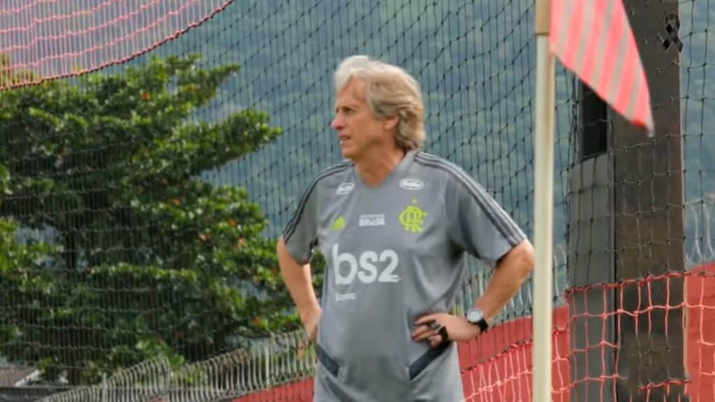 Após “sim” de Jorge Jesus, Flamengo busca acordo com o Benfica