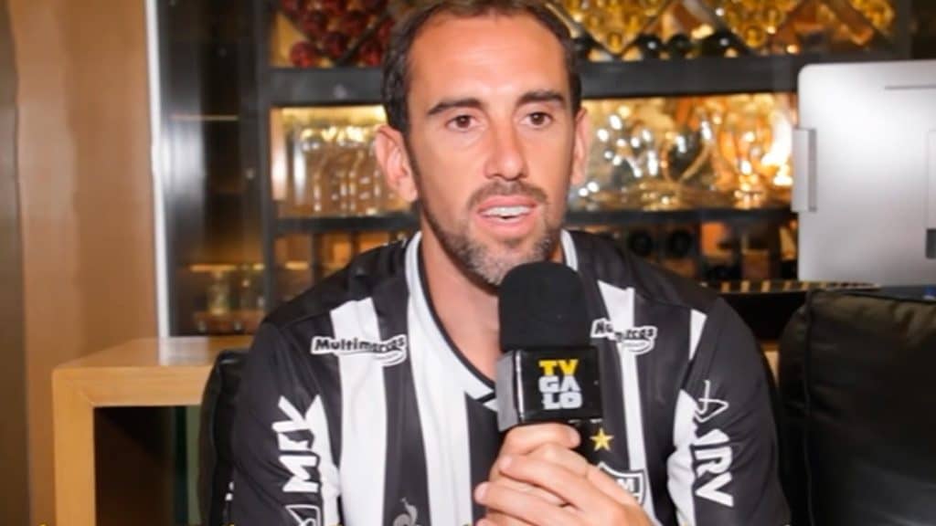 Fechado com o Galo, Godin tinha proposta para defender o Flamengo