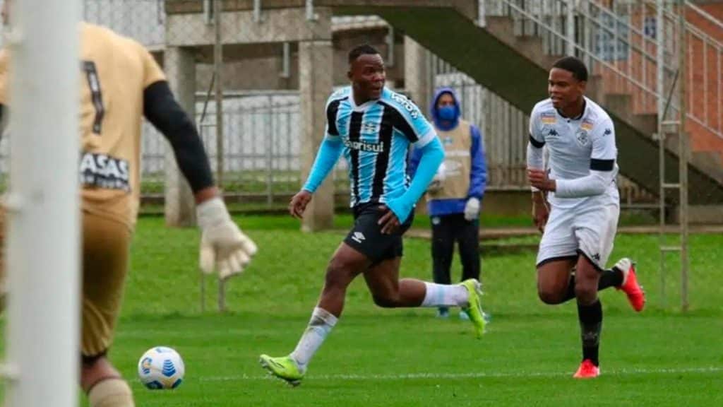 Dupla de colombianos do Grêmio recebe consultas de clubes do exterior