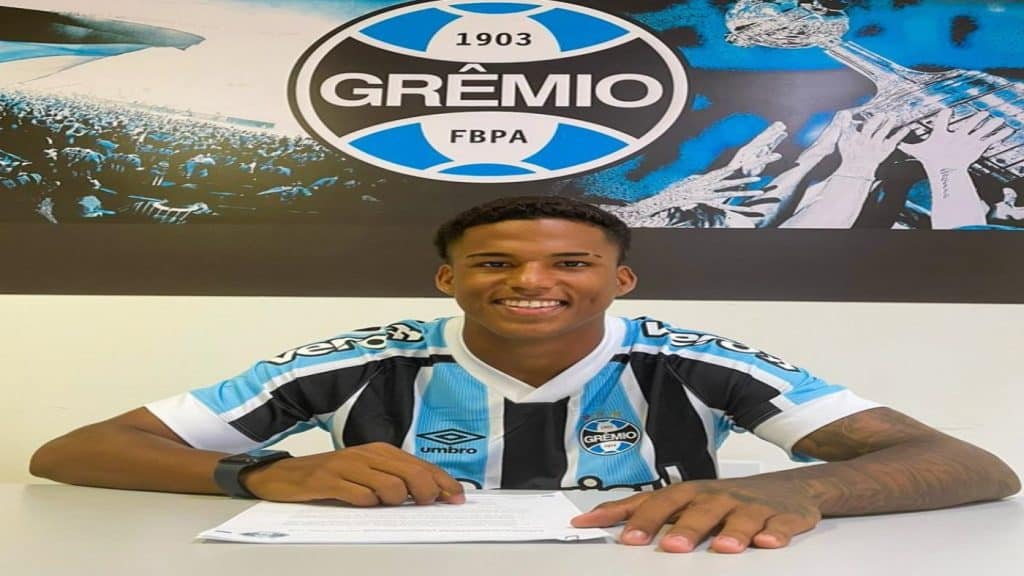 Grêmio anuncia renovação de contrato do volante Pedro Cuiabá