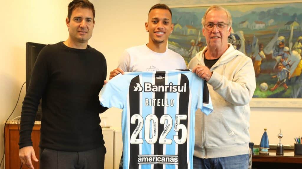 Grêmio anuncia renovações contratuais de Bitello e Thiago Rosa