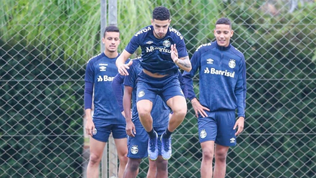 Recuperado de apendicite, Gazão retorna aos treinamentos do Grêmio
