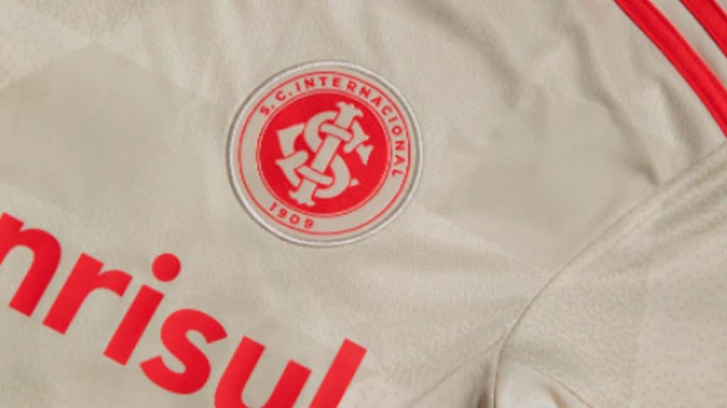 Internacional lança oficialmente seu uniforme reserva para 2022